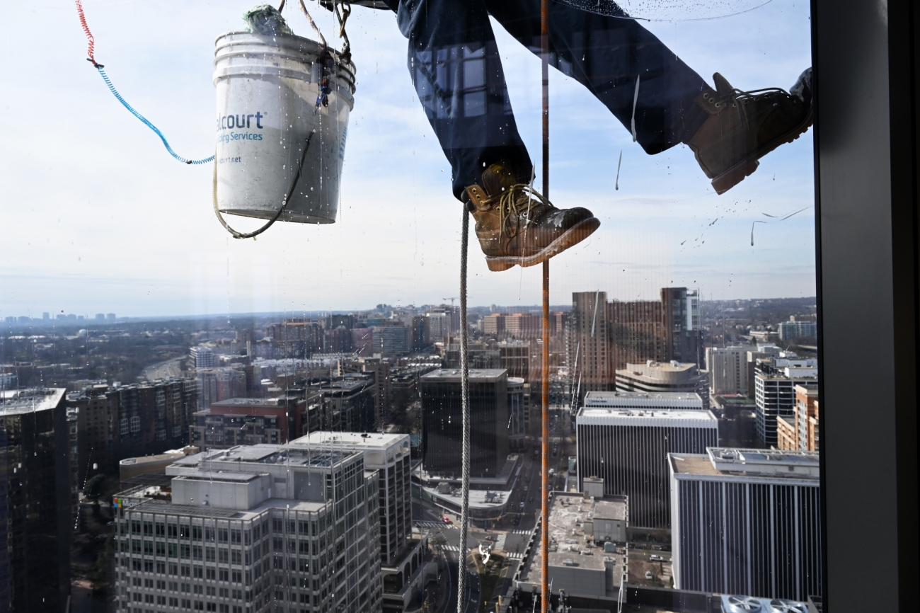Patrick Ruff Window Washer Gallery | Siena International Photo Awards