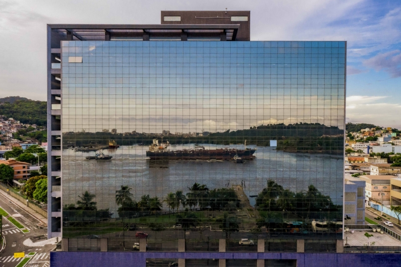 When buildings become giant screens